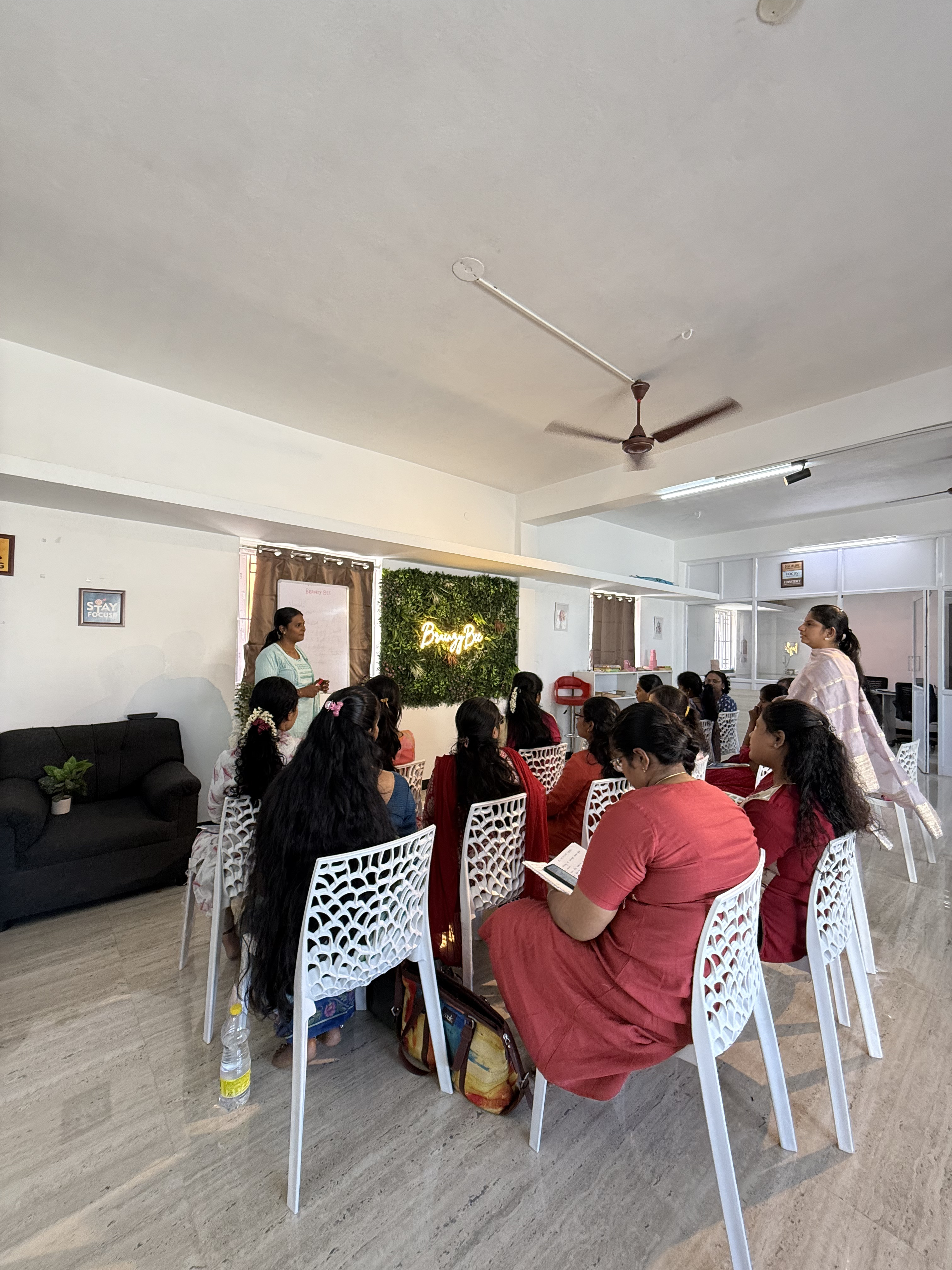 Phonics Training at BrainzyBee – Jolly Phonics Methodology for Teachers