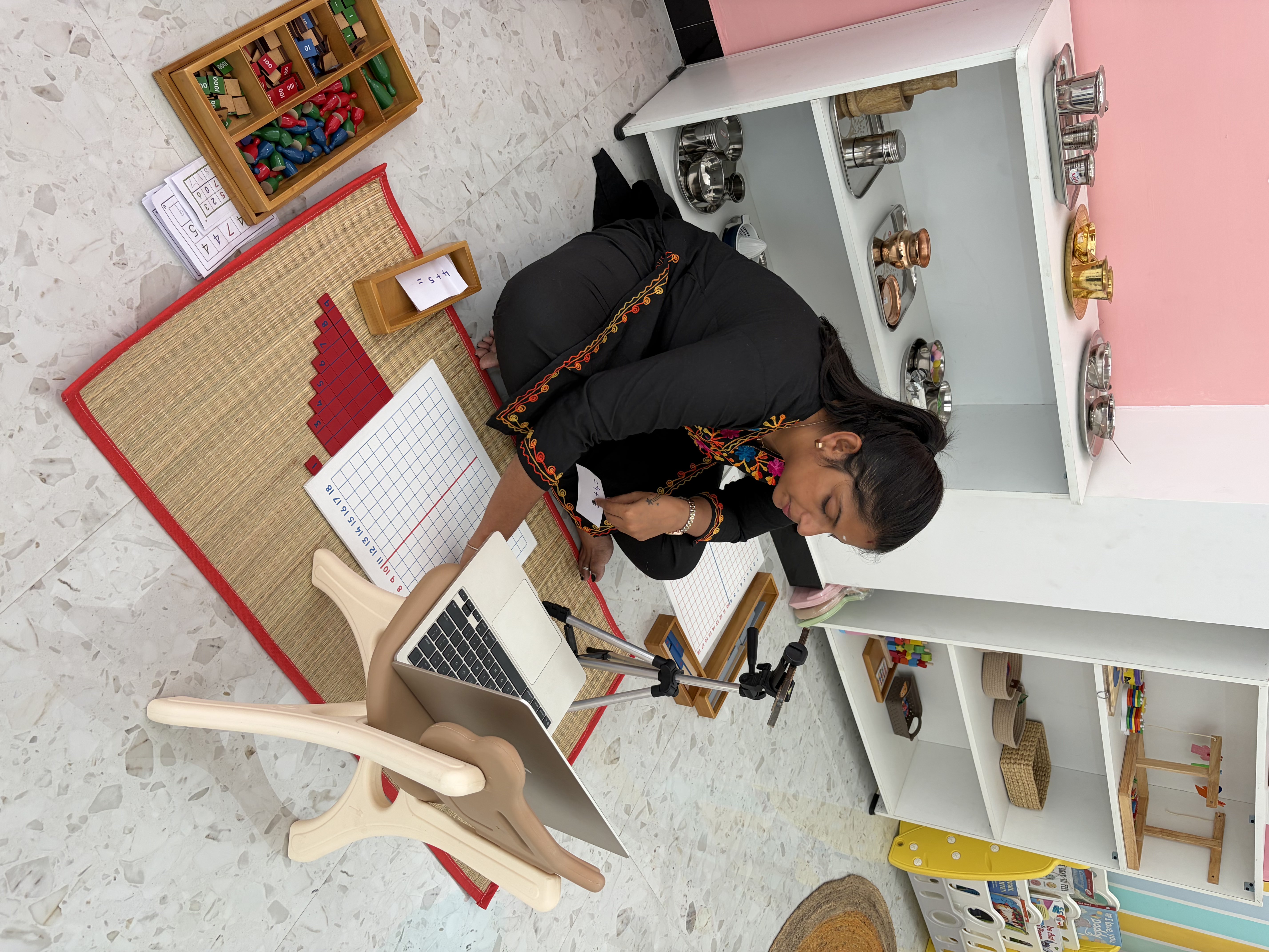 Beyond the Screen: How BrainzyBee Delivers Real-Time Montessori Practical Training